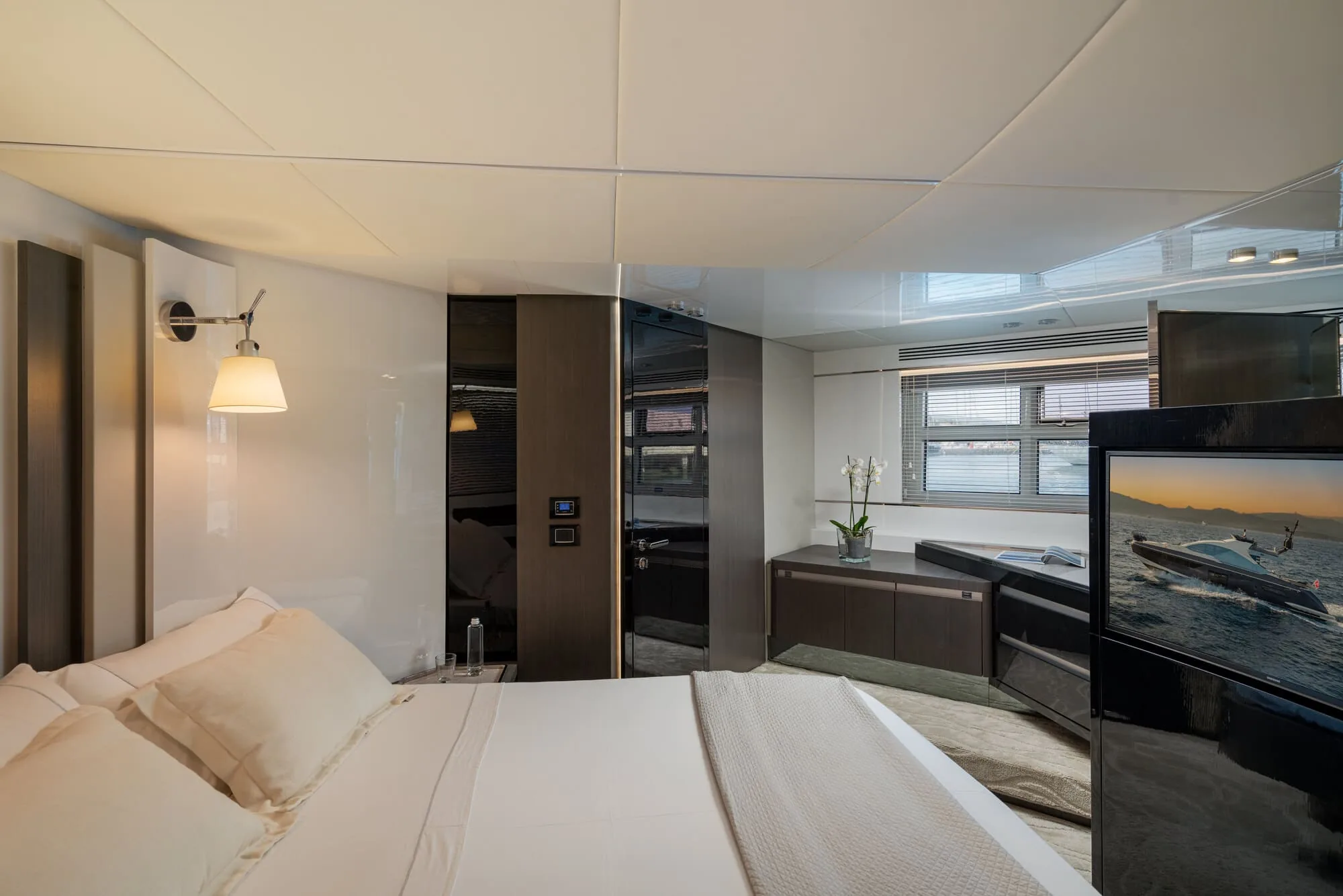 MANARA I - photo 16 yacht charter Mykonos