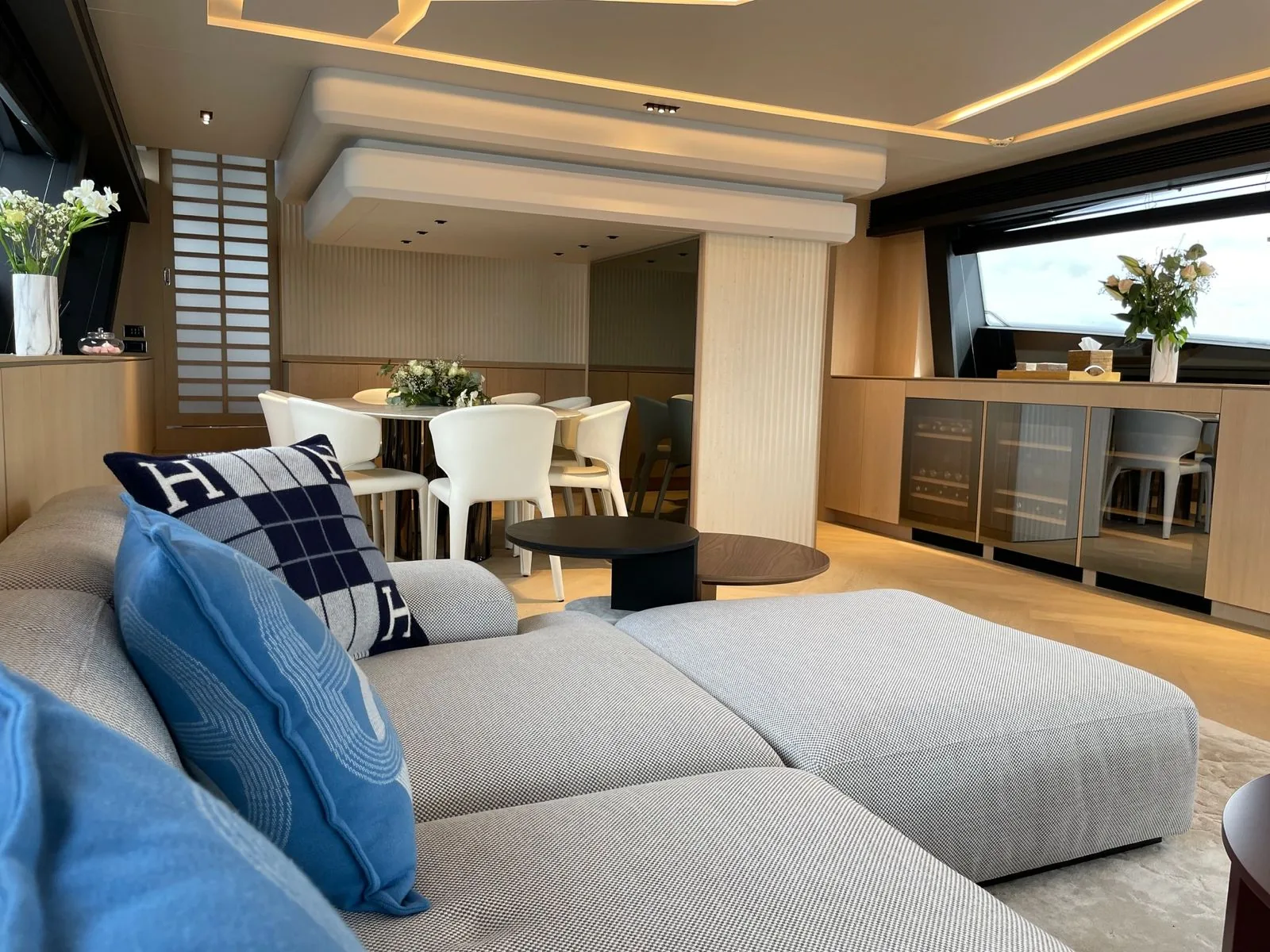 MAXI BEER - photo 5 yacht charter Mykonos