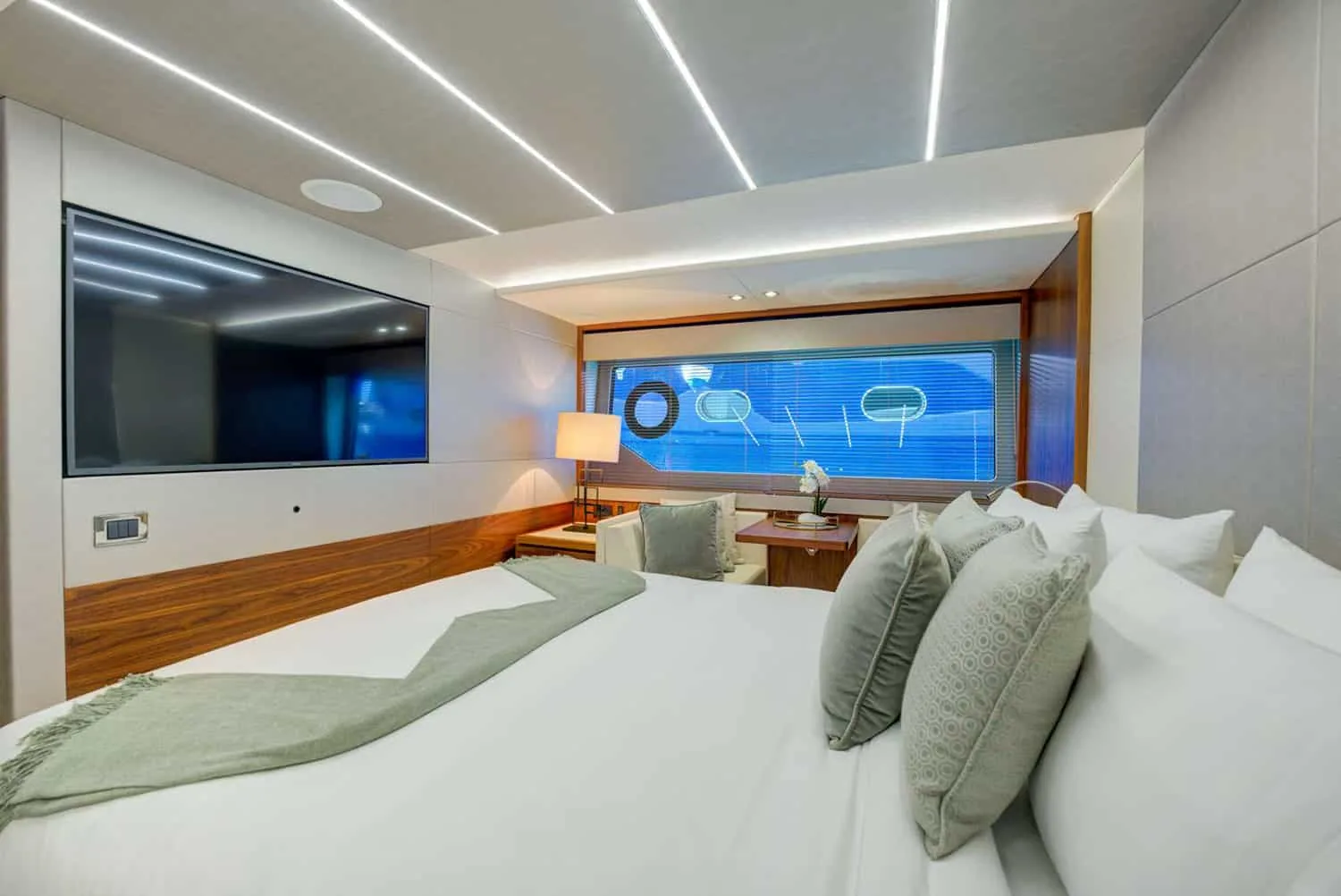 MIKEL ANGELO - photo 6 yacht charter Mykonos