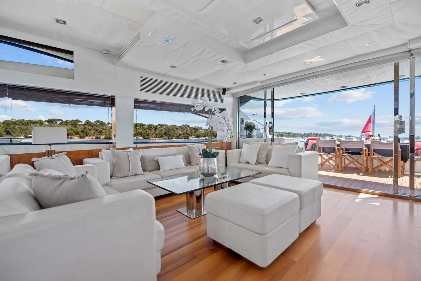 Palumba - photo 16 yacht charter Mykonos