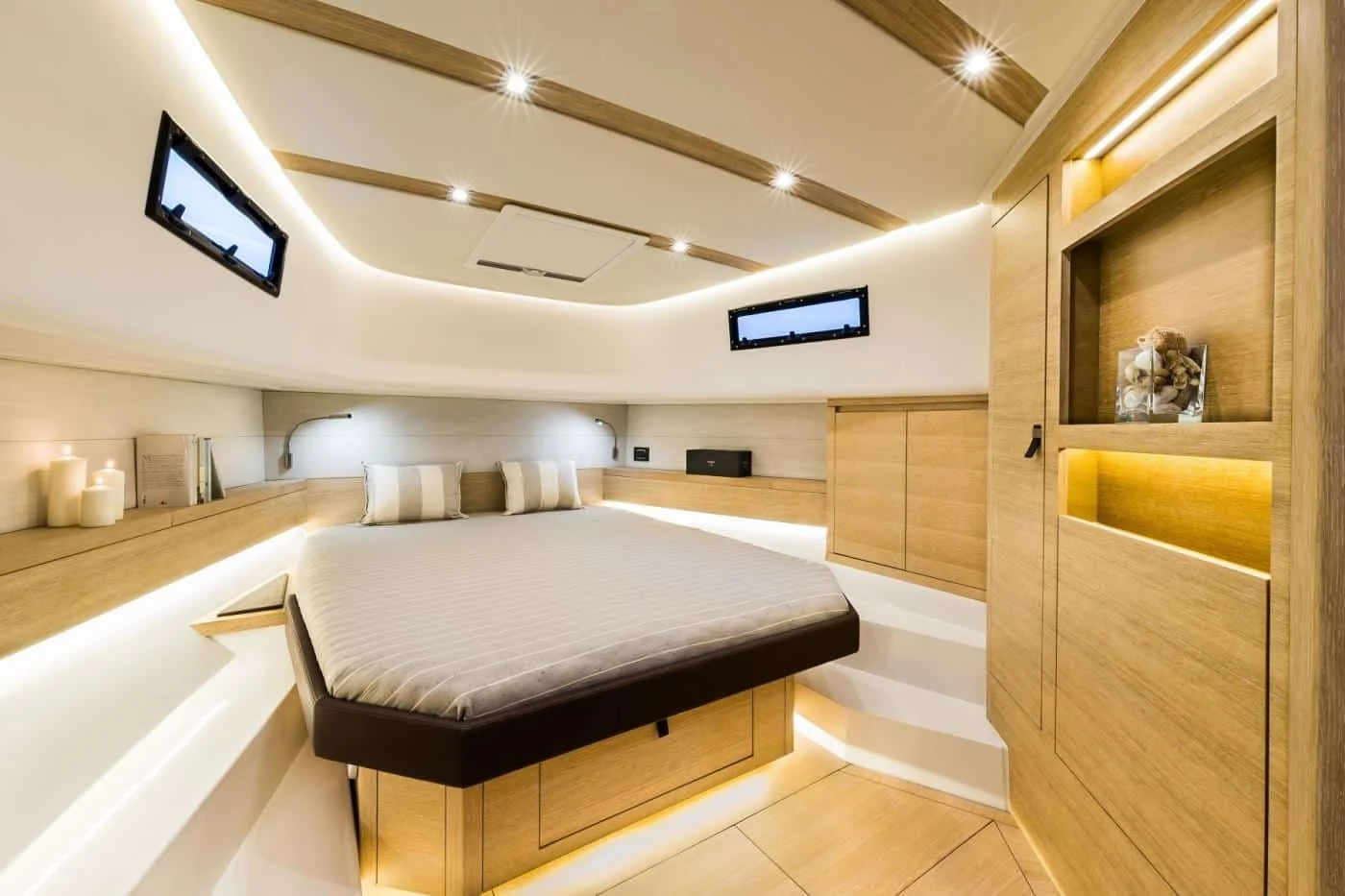 Pardo 43 - photo 15 yacht charter Mykonos