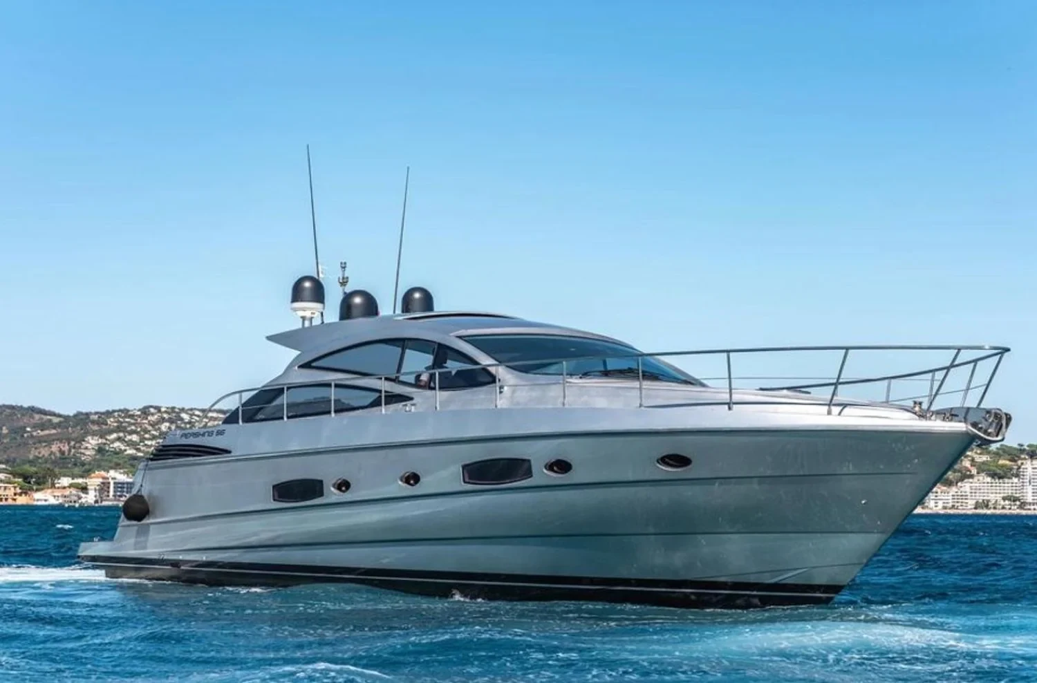 Pershing 56 - photo 1 yacht charter Mykonos