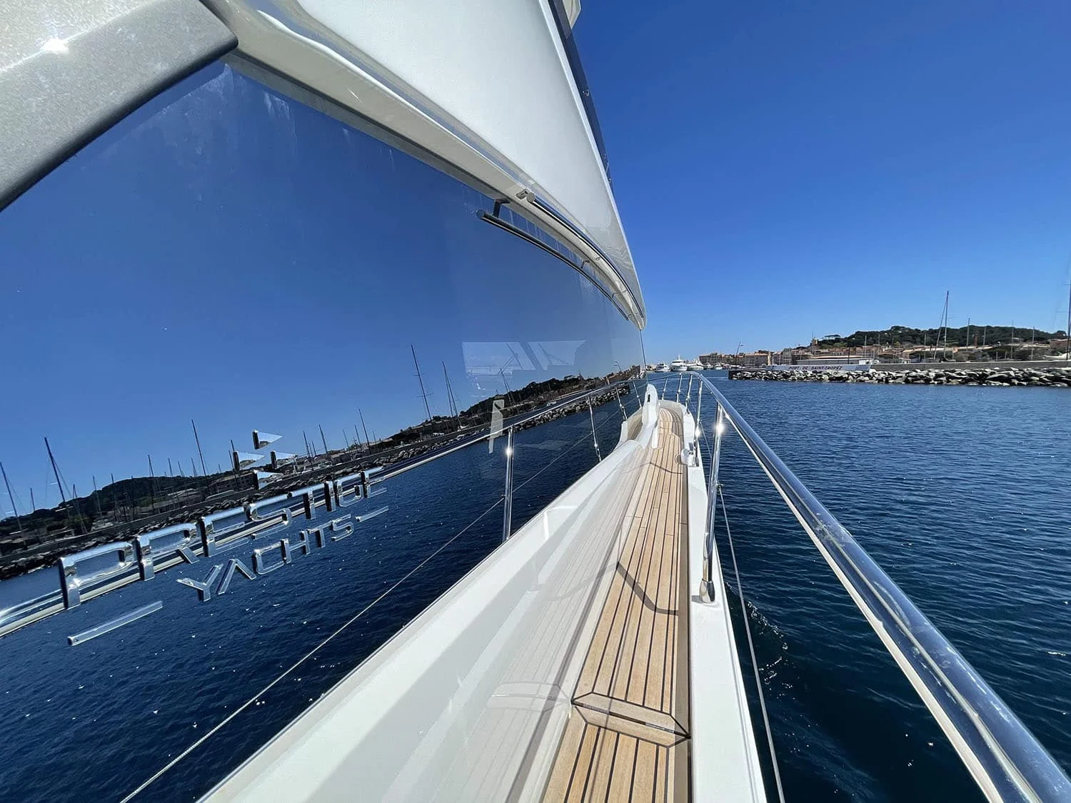 Prestige 630 Fly - photo 13 yacht charter Mykonos