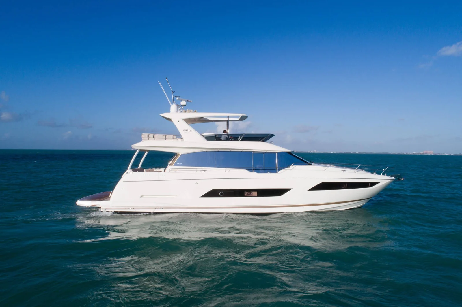 Prestige 680 - photo 6 yacht charter Mykonos