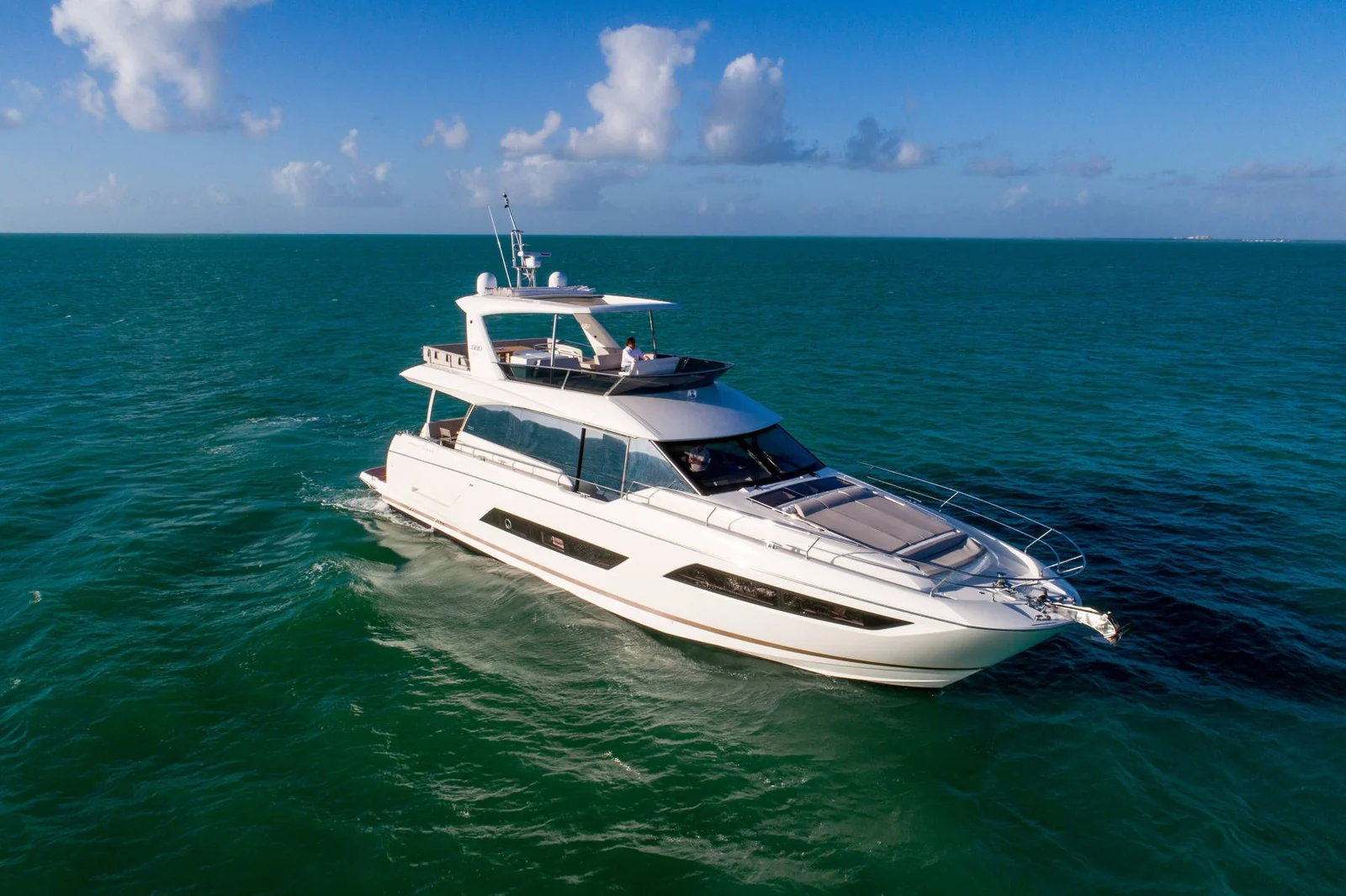 Prestige 680 - photo 7 yacht charter Mykonos
