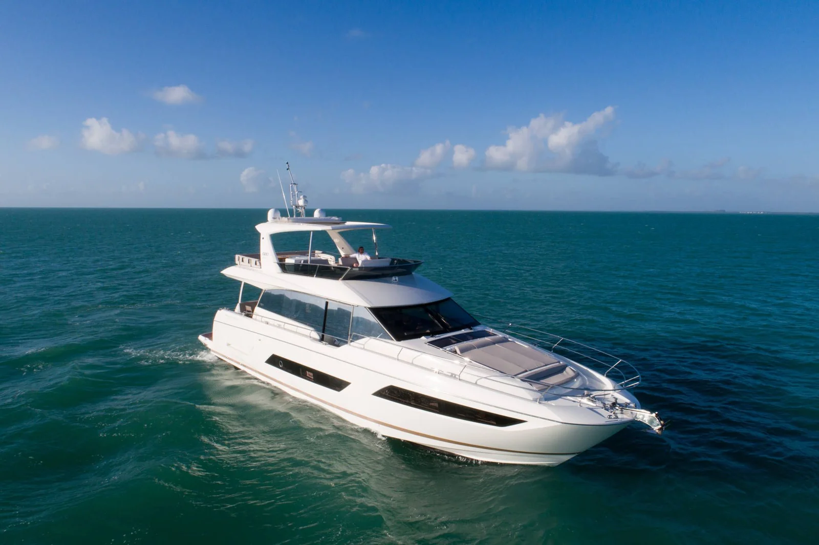Prestige 680 - photo 8 yacht charter Mykonos