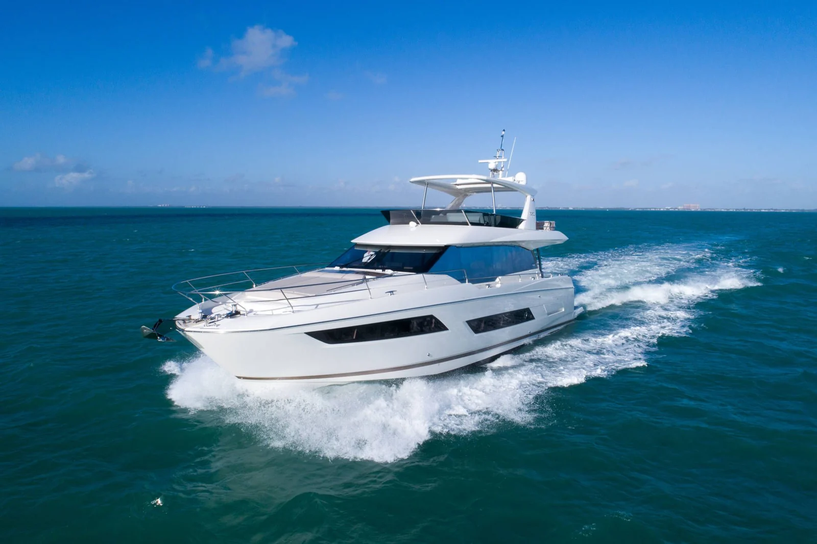 Prestige 680 - photo 1 yacht charter Mykonos