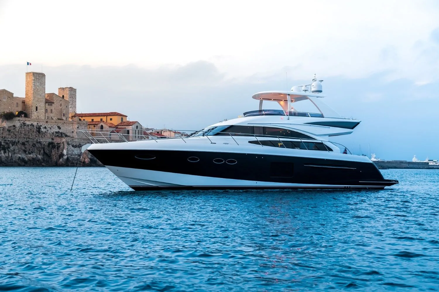 PRINCESS V64 - photo 5 yacht charter Mykonos
