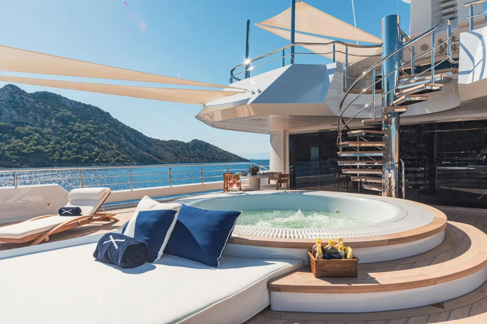 PROJECT X - photo 7 yacht charter Mykonos