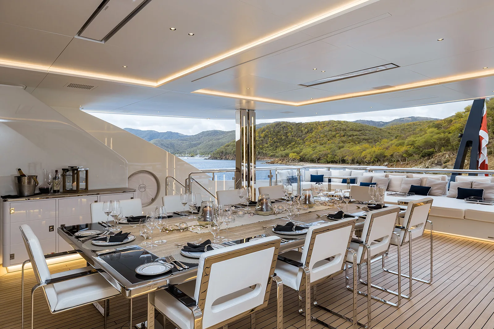 RESILIENCE - photo 9 yacht charter Mykonos