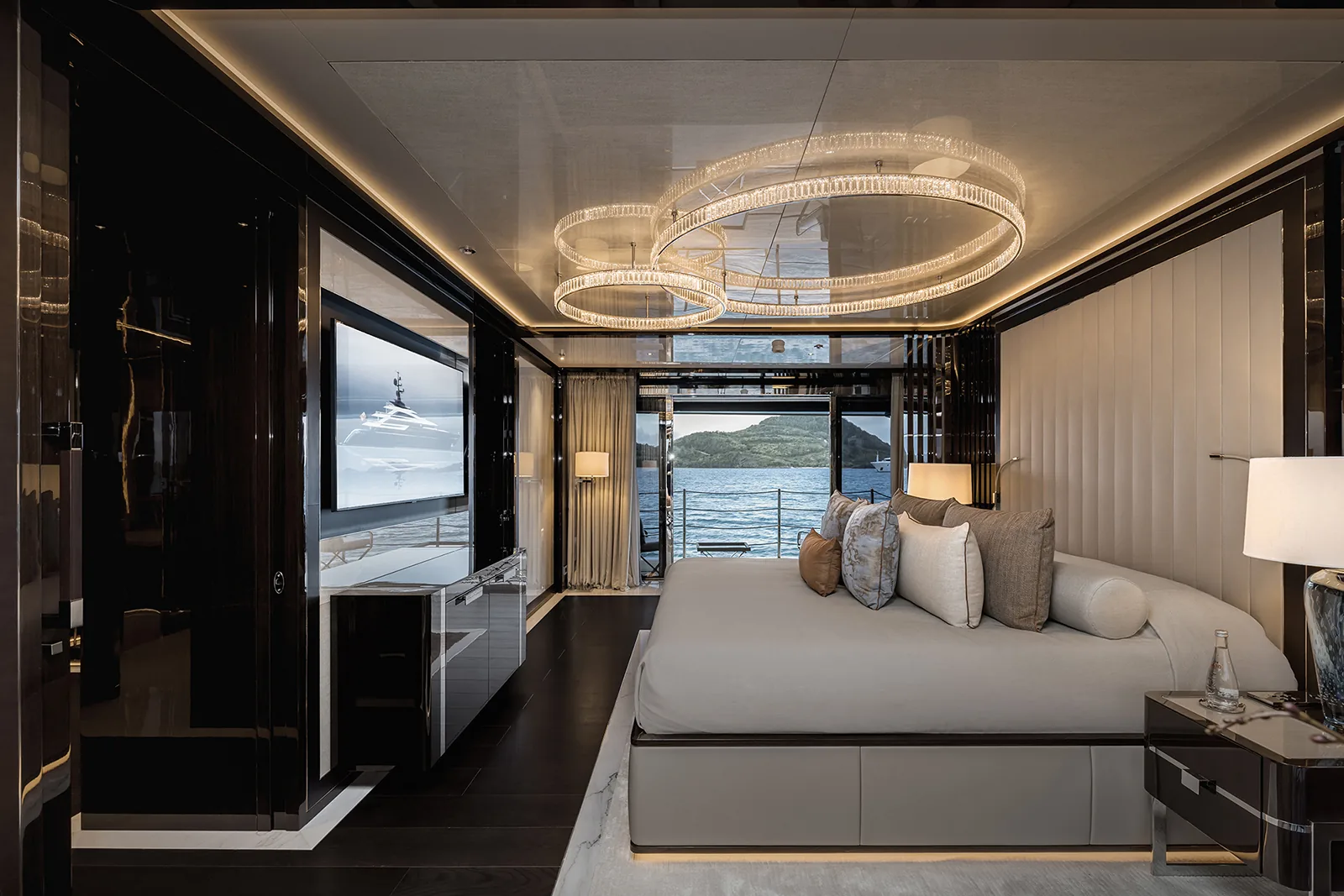 RESILIENCE - photo 25 yacht charter Mykonos