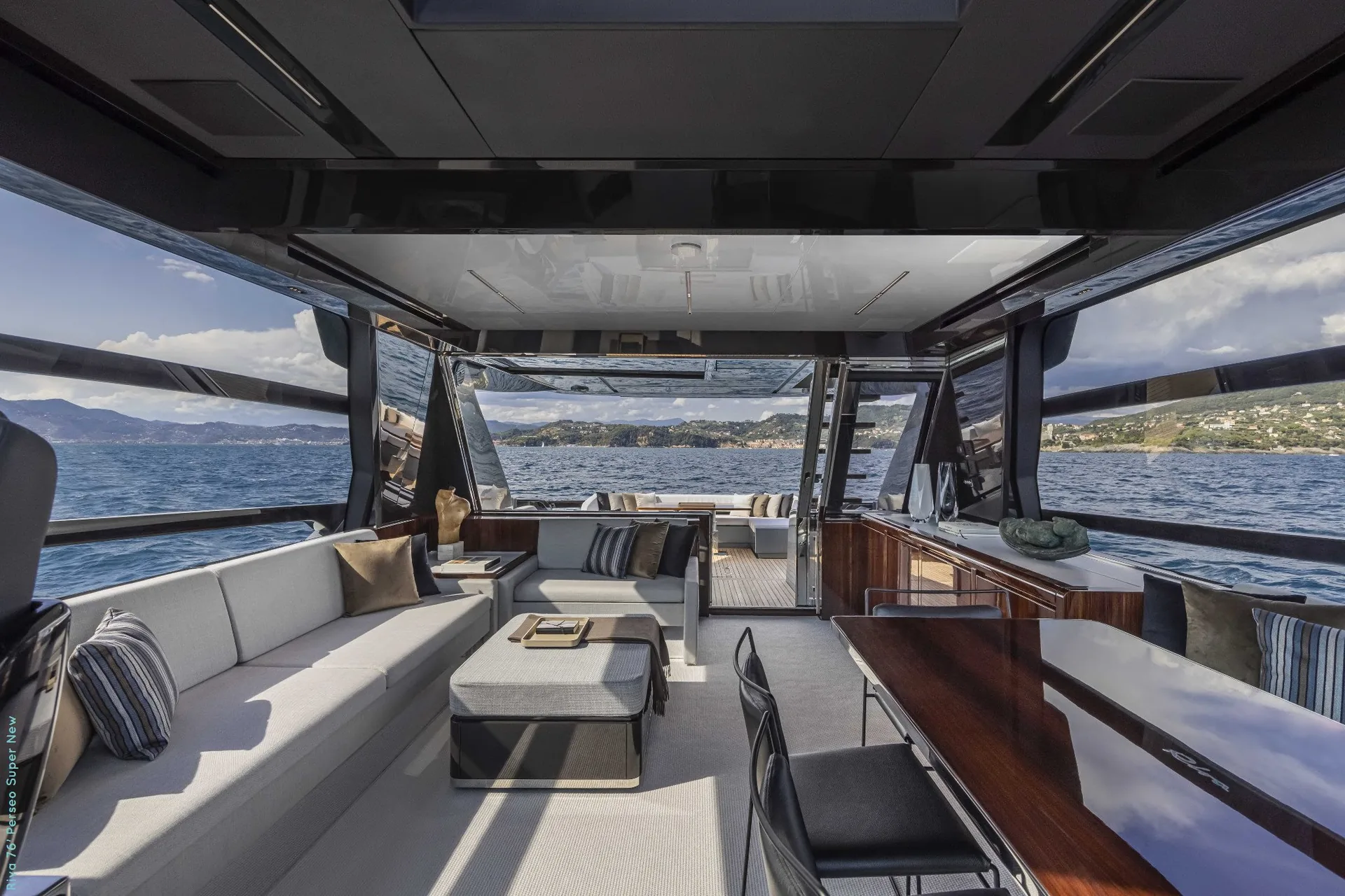 Riva 76 - photo 10 yacht charter Mykonos