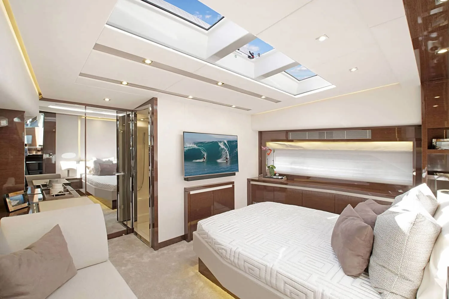 ROMY ONE - photo 19 yacht charter Mykonos