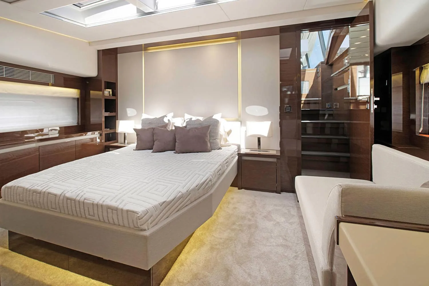 ROMY ONE - photo 27 yacht charter Mykonos