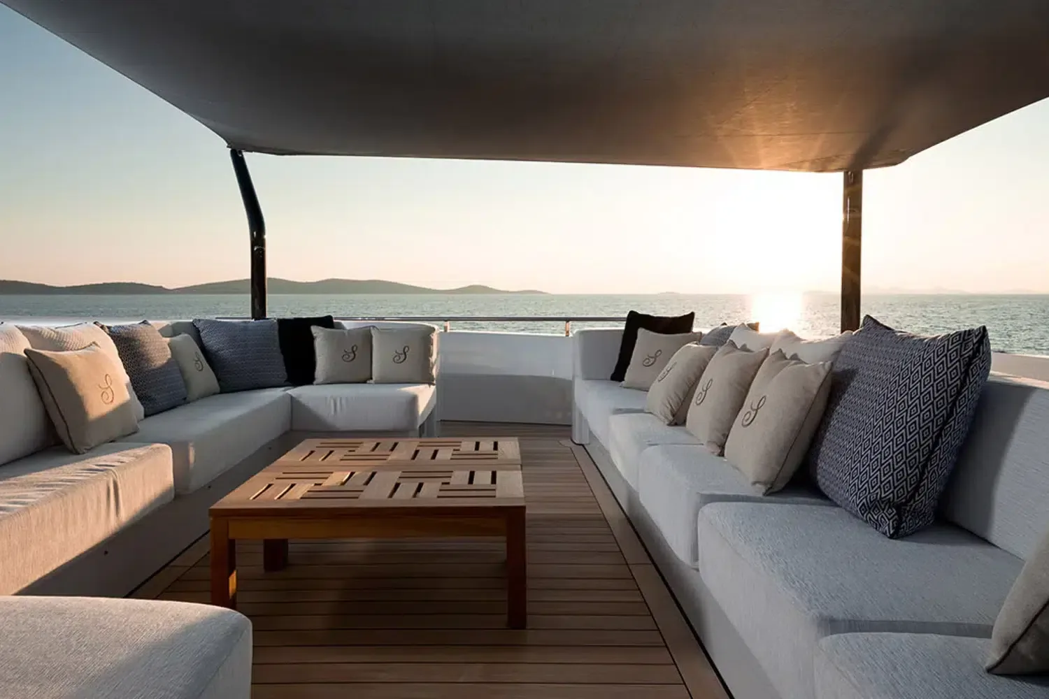 SAMURAI - photo 12 yacht charter Mykonos