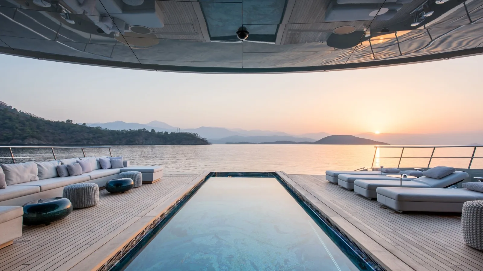 SAVANNAH - photo 10 yacht charter Mykonos