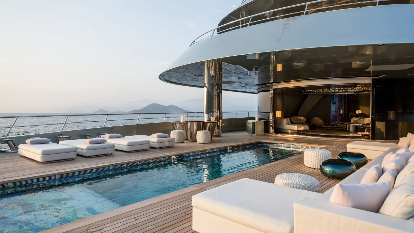 SAVANNAH - photo 11 yacht charter Mykonos