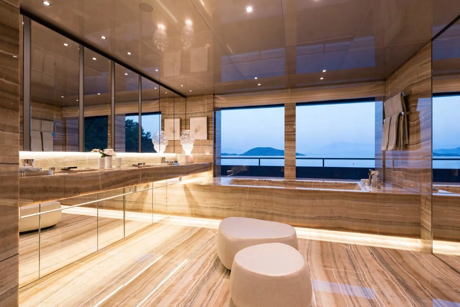SAVANNAH - photo 33 yacht charter Mykonos