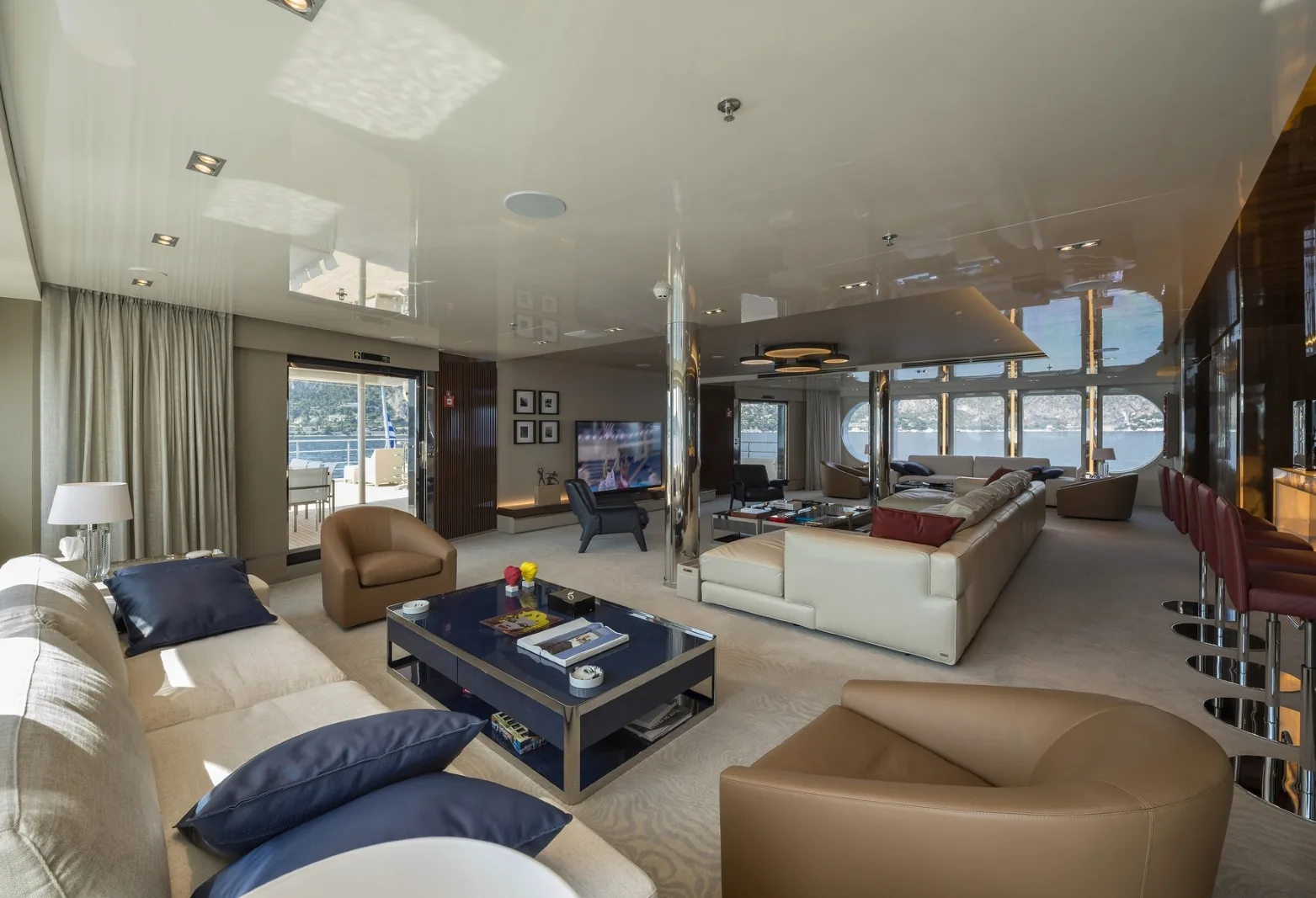 SERENITY - photo 11 yacht charter Mykonos