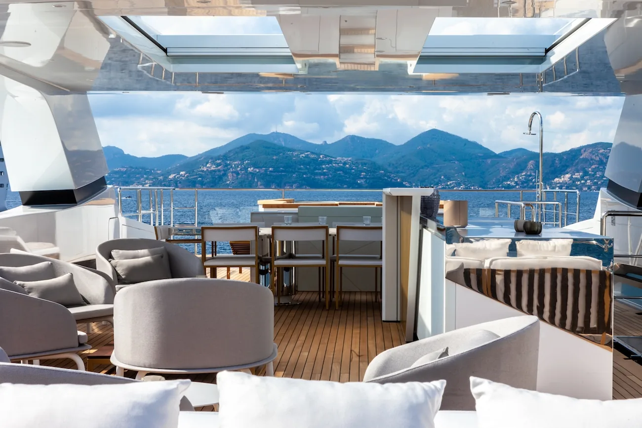 SILVER FOX - photo 9 yacht charter Mykonos