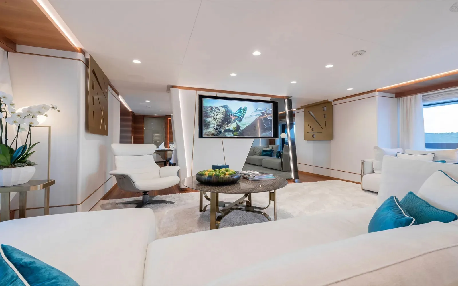 SILVER FOX - photo 17 yacht charter Mykonos