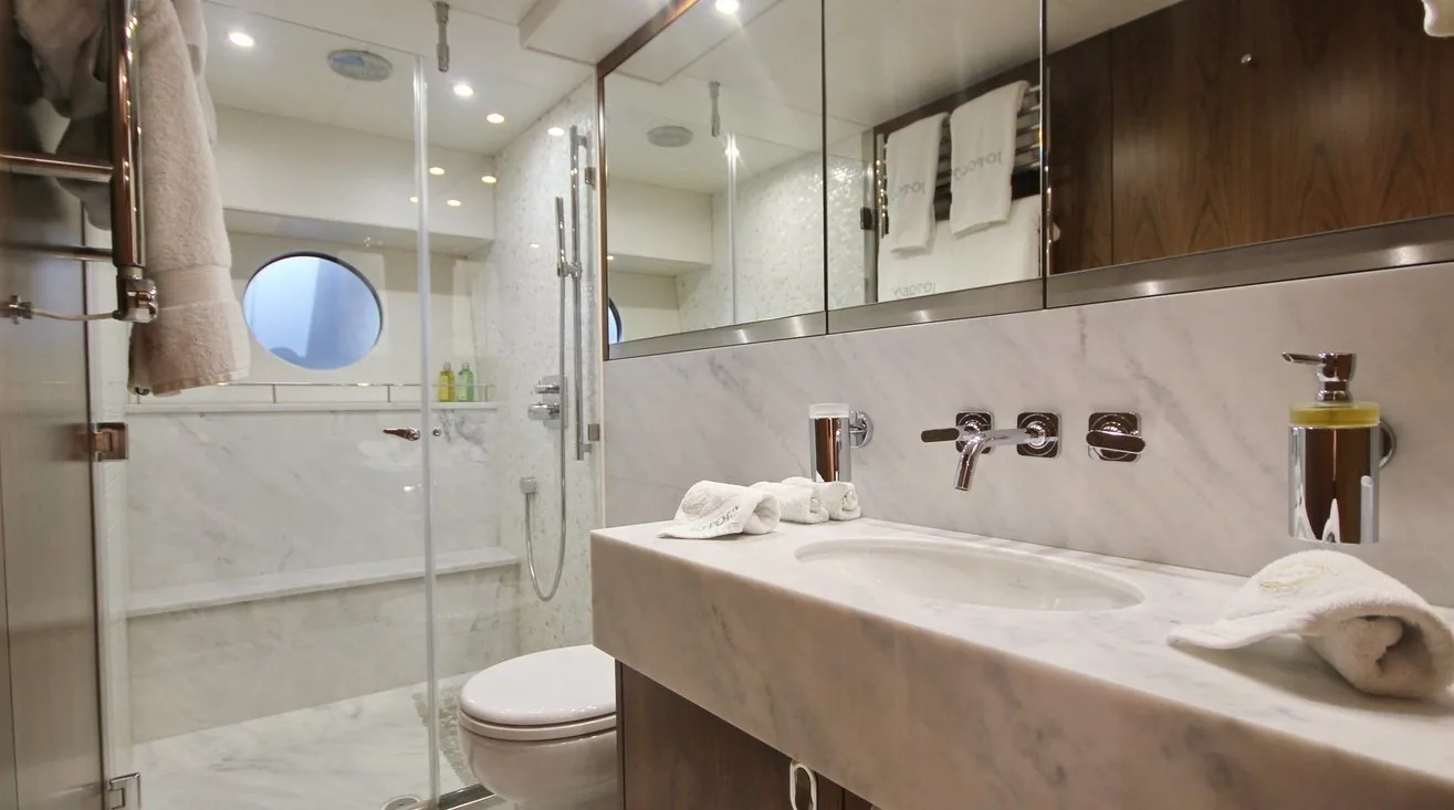 SUNSEEKER 75 - photo 11 yacht charter Mykonos
