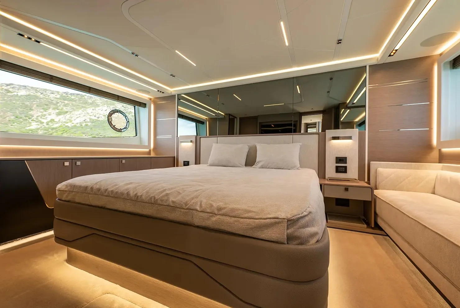 SUNSEEKER PREDATOR 65 - photo 7 yacht charter Mykonos