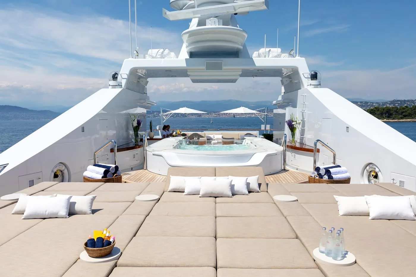 TREEHOUSE - photo 12 yacht charter Mykonos
