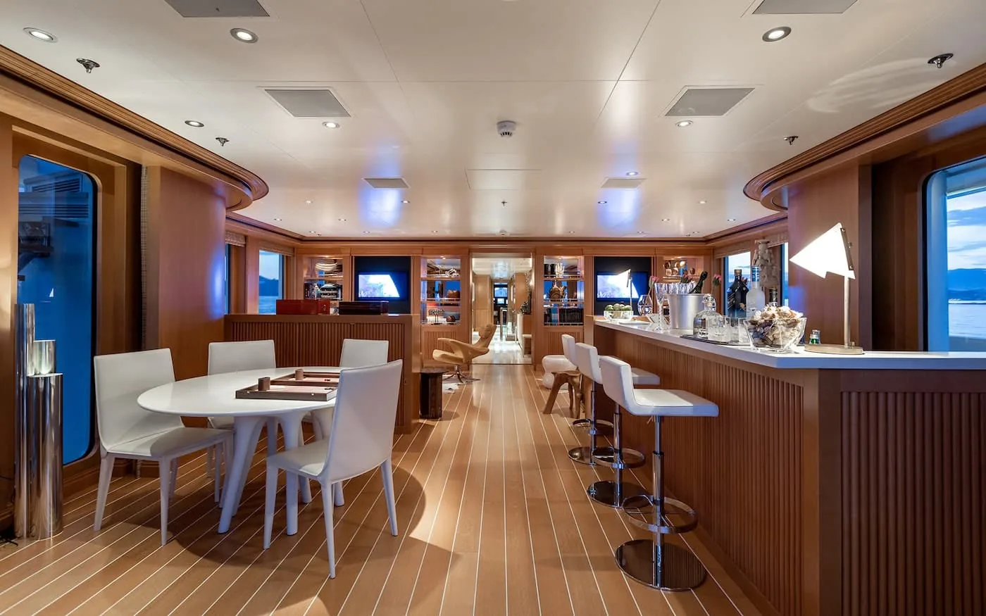 TREEHOUSE - photo 15 yacht charter Mykonos