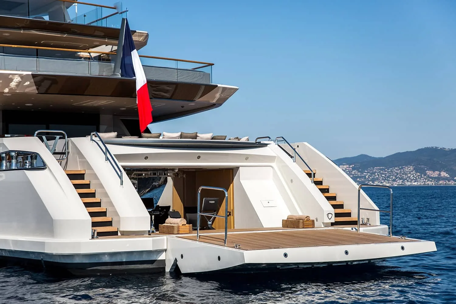 VERTIGE - photo 16 yacht charter Mykonos