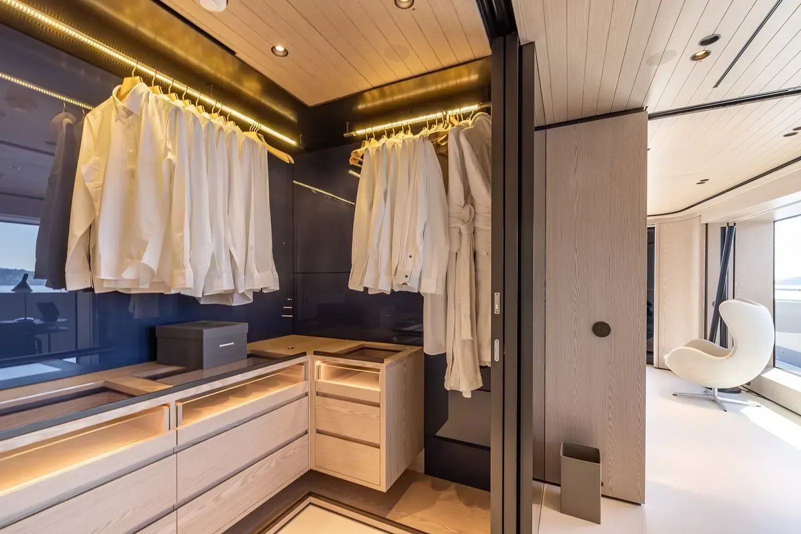 VIRTUOSITY - photo 33 yacht charter Mykonos